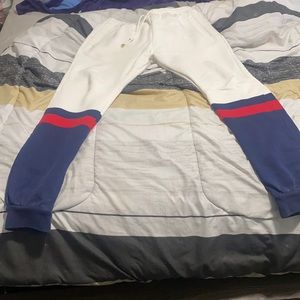 100% real Gucci sweat pants in stores now worn 1 time great buy